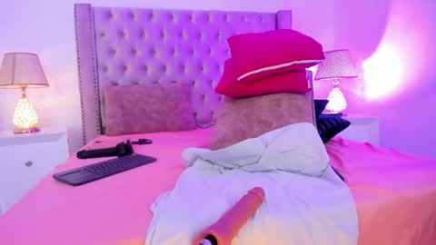 Candie  online show from October 20, 2:55 pm