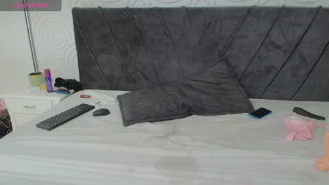 candy_bony online show from February 13, 1:19 am