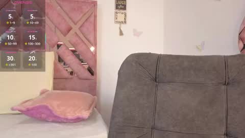 Im ChloeJoin The Fan Club online show from May 15, 7:06 am