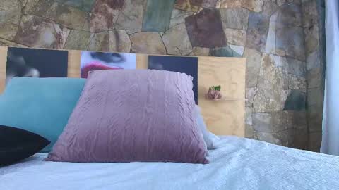 Snapshot of candy_feett chatting on September 30, 7:02 pm Jolie online show from September 30, 7:02 pm