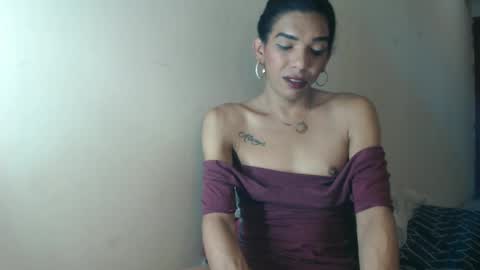 Snapshot of candy_hot_trans chatting on February 4, 6:04 am candy_hot_trans online show from February 4, 6:04 am