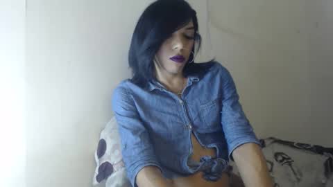 Snapshot of candy_hot_trans chatting on February 16, 2:20 am candy_hot_trans online show from February 16, 2:20 am