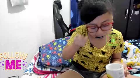 candy_val online show from November 29, 5:26 am