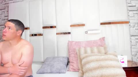 candyandsteven online show from March 20, 3:33 am