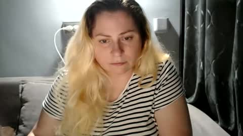 Snapshot of candycream74 chatting on September 17, 7:50 pm Laura online show from September 17, 7:50 pm