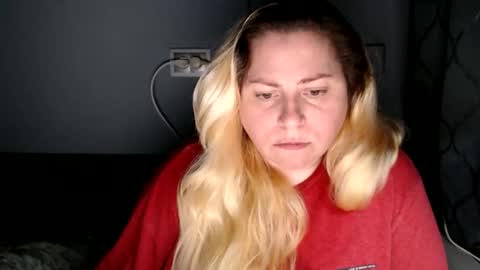 Snapshot of candycream74 chatting on September 25, 8:49 pm Laura online show from September 25, 8:49 pm