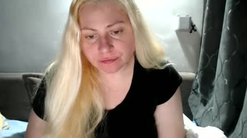Snapshot of candycream74 chatting on March 12, 5:07 pm Laura online show from March 12, 5:07 pm