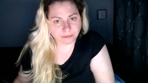 Snapshot of candycream74 chatting on September 29, 9:03 pm Laura online show from September 29, 9:03 pm
