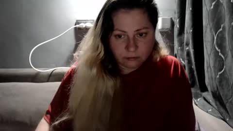Laura online show from May 15, 9:44 pm