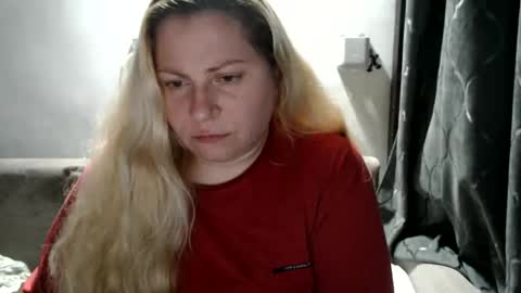 Snapshot of candycream74 chatting on February 26, 1:03 am Laura online show from February 26, 1:03 am