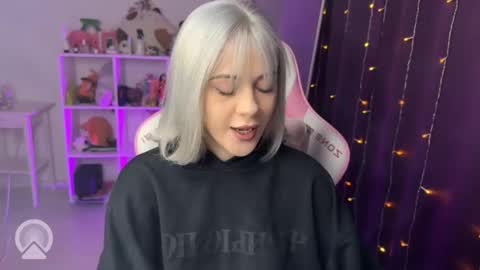 Snapshot of candyhannah chatting on September 16, 4:54 pm You can call me HH online show from September 16, 4:54 pm