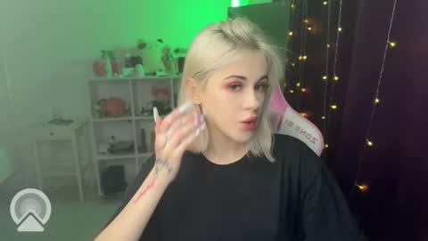 Snapshot of candyhannah chatting on October 22, 8:10 pm You can call me HH online show from October 22, 8:10 pm