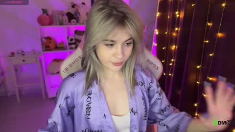 Snapshot of candyhannah chatting on January 31, 6:14 pm You can call me HH online show from January 31, 6:14 pm