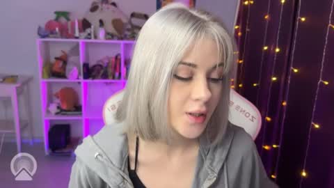 Snapshot of candyhannah chatting on September 19, 5:16 pm You can call me HH online show from September 19, 5:16 pm