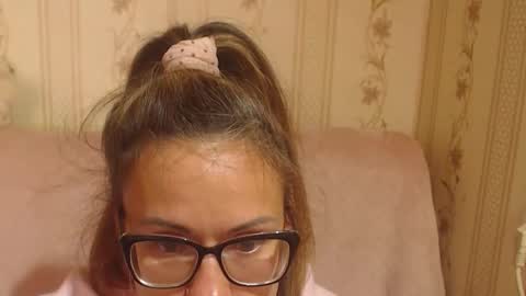 Snapshot of candylady13 chatting on September 25, 10:11 am say meow and send tips online show from September 25, 10:11 am