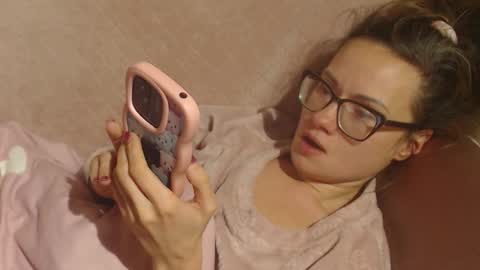 say meow and send tips  online show from December 17, 9:43 pm