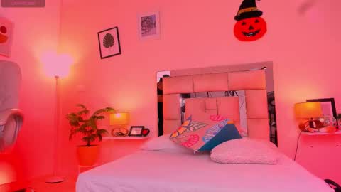 Snapshot of candyygirl_1 chatting on October 14, 7:06 pm Candy online show from October 14, 7:06 pm