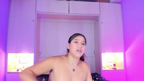  Dulce Maria  online show from September 11, 9:05 pm