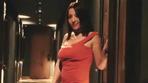 Snapshot of capriijonesxxx chatting on December 4, 10:57 pm Anna Jones online show from December 4, 10:57 pm