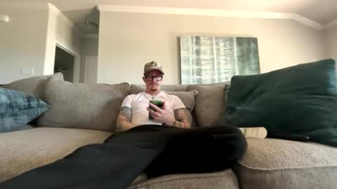 Captaincumgun online show from April 2, 6:15 pm