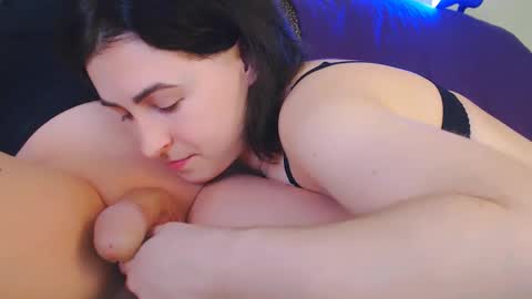 girl - foxi and tranny - kami online show from February 24, 1:31 pm