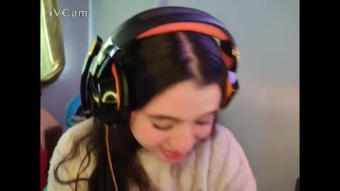 Snapshot of cara890713 chatting on January 14, 12:45 pm cara890713 online show from January 14, 12:45 pm