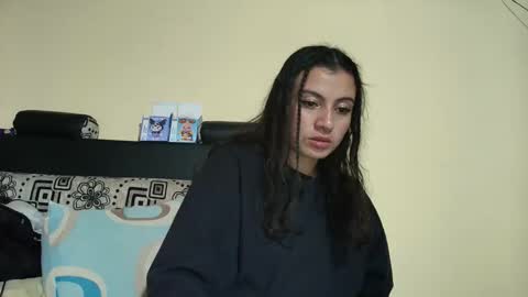 Snapshot of cara890713 chatting on October 22, 7:15 pm cara890713 online show from October 22, 7:15 pm