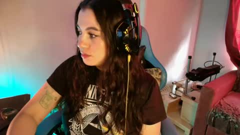 Snapshot of cara890713 chatting on February 21, 12:39 pm cara890713 online show from February 21, 12:39 pm