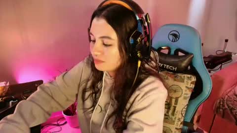 Snapshot of cara890713 chatting on March 1, 7:15 pm cara890713 online show from March 1, 7:15 pm