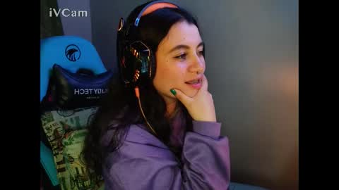 Snapshot of cara890713 chatting on January 22, 9:24 am cara890713 online show from January 22, 9:24 am