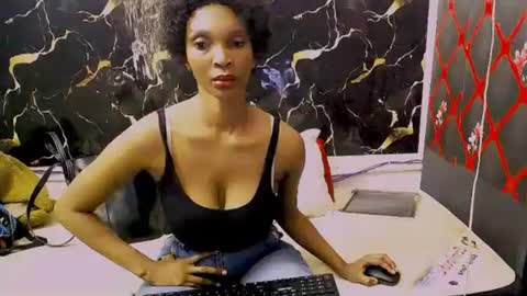caramelminxx_ online show from June 22, 6:43 am