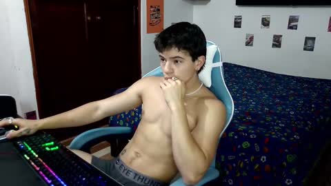 Snapshot of carapalida9008 chatting on December 4, 3:59 pm carapalida9008 online show from December 4, 3:59 pm