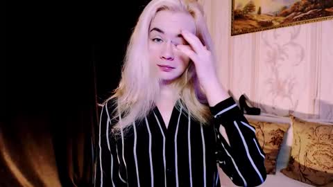 Carin online show from November 16, 4:36 am