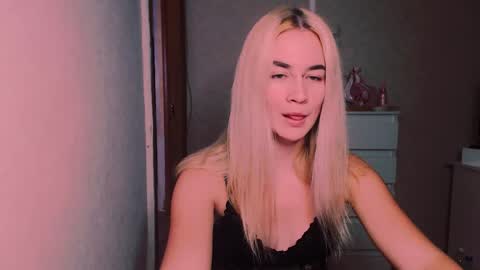 Carin online show from October 28, 7:59 pm