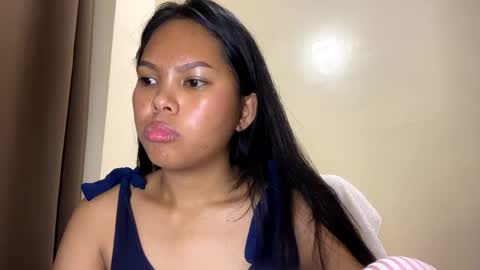 Cassie online show from April 5, 2:03 pm