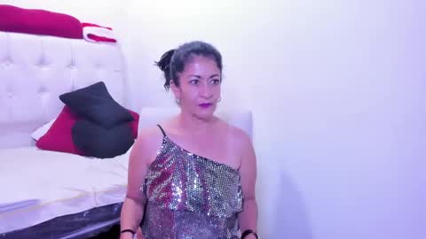 Snapshot of carla_sns chatting on December 24, 3:27 am Carla online show from December 24, 3:27 am