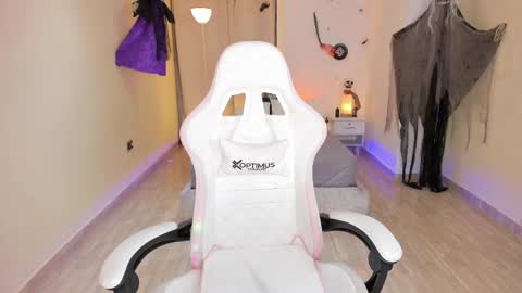 Alejandra online show from October 28, 1:50 am