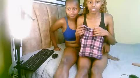 Snapshot of carlex_ chatting on March 12, 11:22 pm carlex_ online show from March 12, 11:22 pm