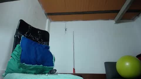 Snapshot of carlo_yates27 chatting on September 16, 4:54 pm carlo yates thx for help me to reach 100 thumps up online show from September 16, 4:54 pm