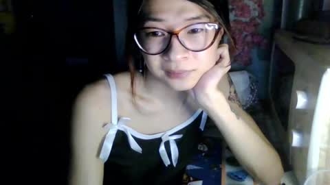 CarlyJoy online show from April 1, 3:20 pm