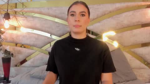 caro_giraldo_ online show from October 21, 11:48 am