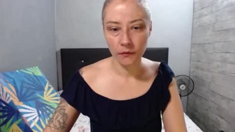 Snapshot of caro_milf_ chatting on September 11, 7:04 pm Caro milf online show from September 11, 7:04 pm