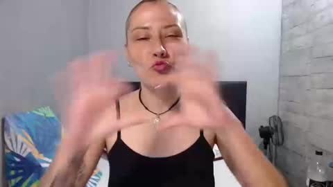 Snapshot of caro_milf_ chatting on September 15, 11:28 pm Caro milf online show from September 15, 11:28 pm