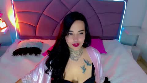 Snapshot of carolaine01 chatting on October 16, 8:29 pm Carolaine01 online show from October 16, 8:29 pm