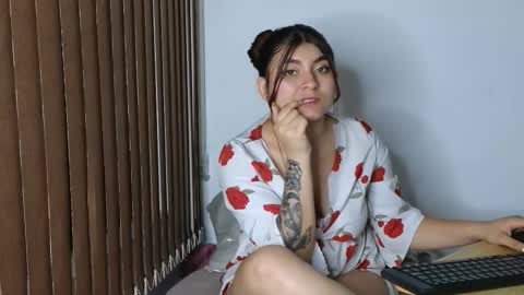 carolay759687 online show from December 3, 7:20 am