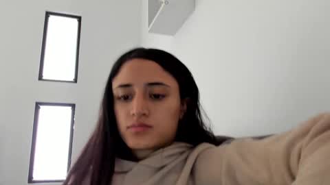 Caroline online show from February 19, 5:06 pm