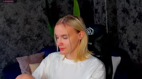 Snapshot of carolin_miller chatting on October 13, 7:54 am Carol online show from October 13, 7:54 am