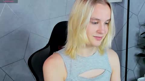 Snapshot of carolin_miller chatting on October 20, 6:07 am Carol online show from October 20, 6:07 am