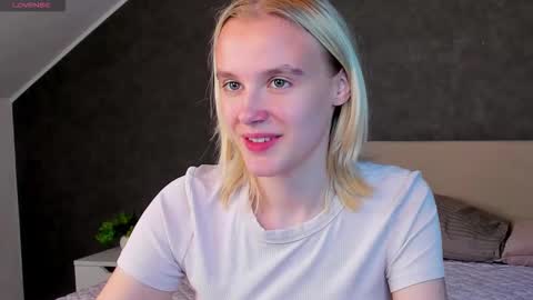 Snapshot of carolin_miller chatting on September 24, 9:38 am Carol online show from September 24, 9:38 am