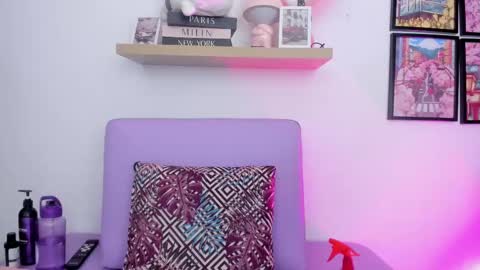 Carolina  online show from October 1, 8:52 pm